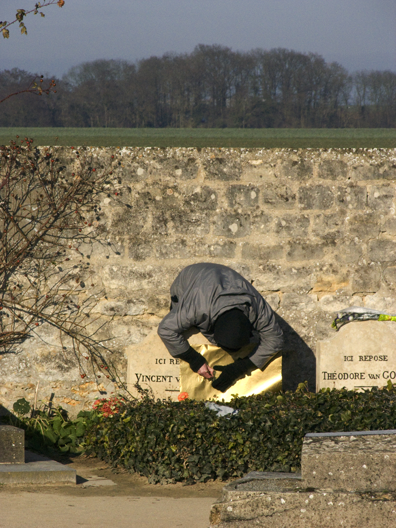 BORIS + NATASCHA at Vincent Van Gogh's grave, making Ache Into, Auvers-sur-Oise cemetery, France, 2010
