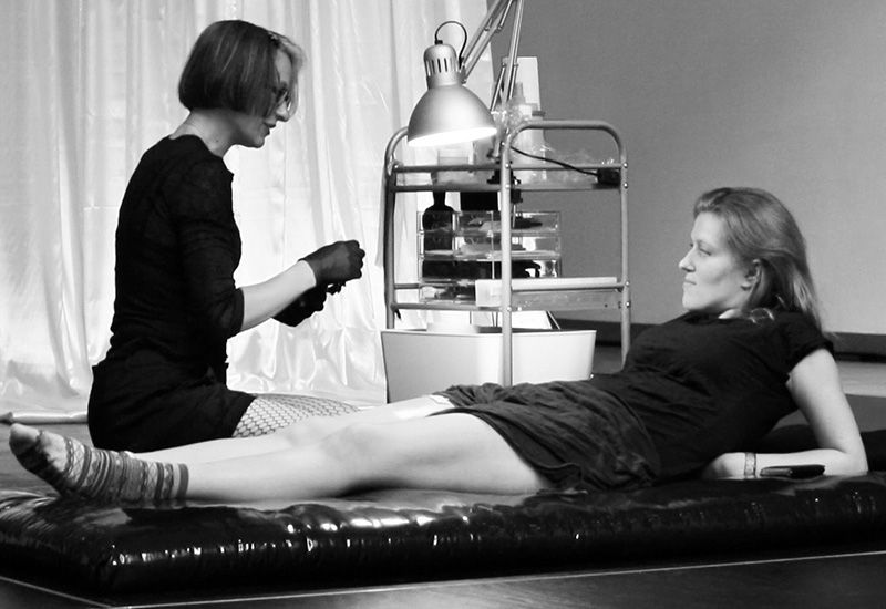 nataschastellmachperformsthelettinggo-mkg-hamburg2015_cu-bw